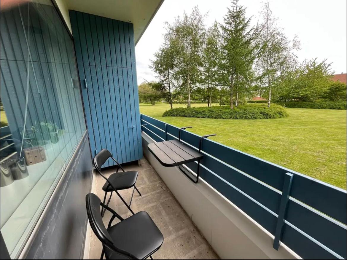 Nyrenoveret Lejlighed Med Balkon Og Parkering Esbjerg Exteriör bild