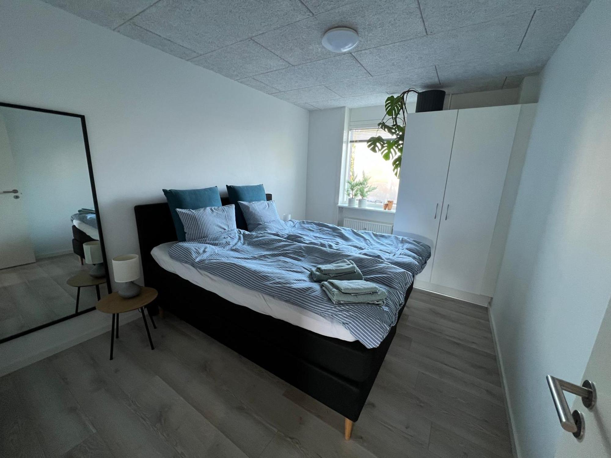 Nyrenoveret Lejlighed Med Balkon Og Parkering Esbjerg Exteriör bild